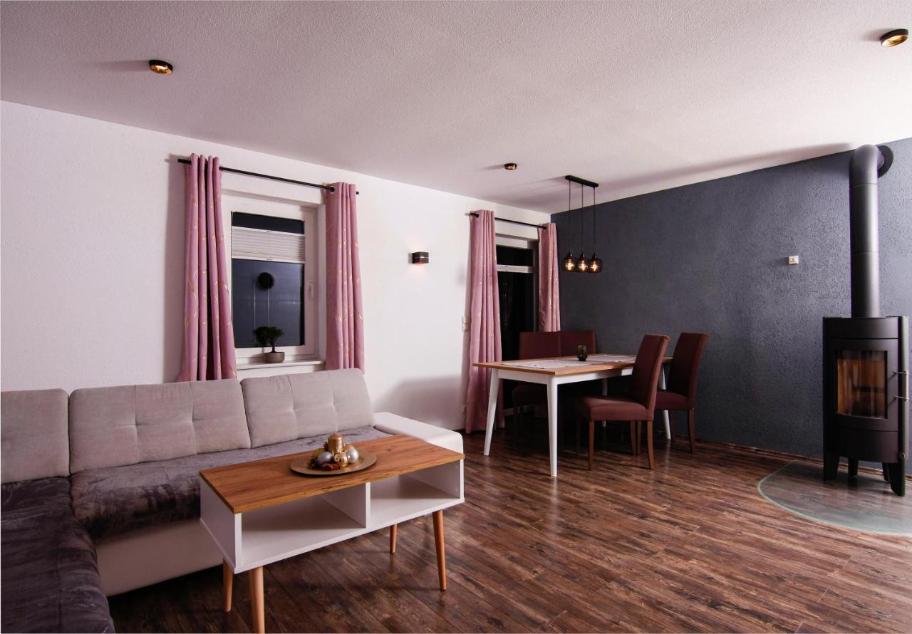 Wohlfuehloase Apartment *